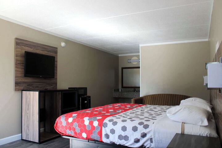 1 King Bed (1 of 2)