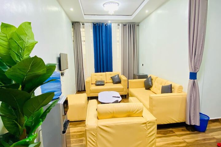 Room 8 of 22
