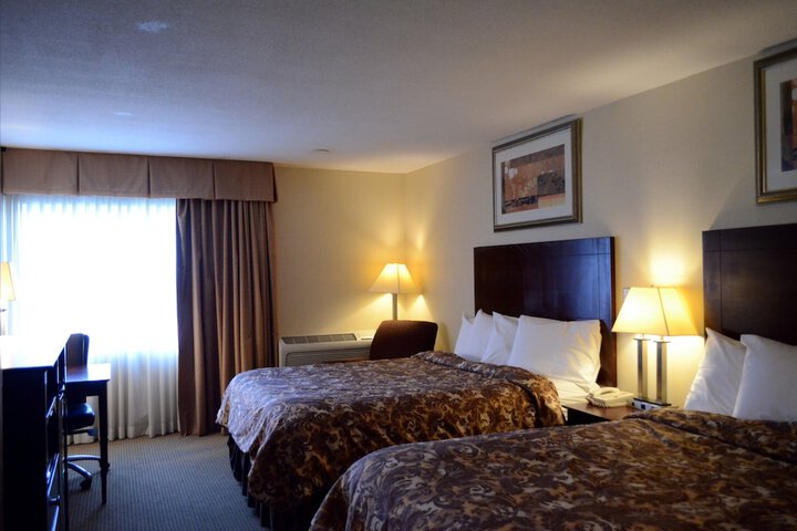 2 Queen Beds (6 of 6)