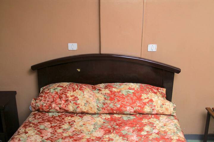 Room 6 of 30