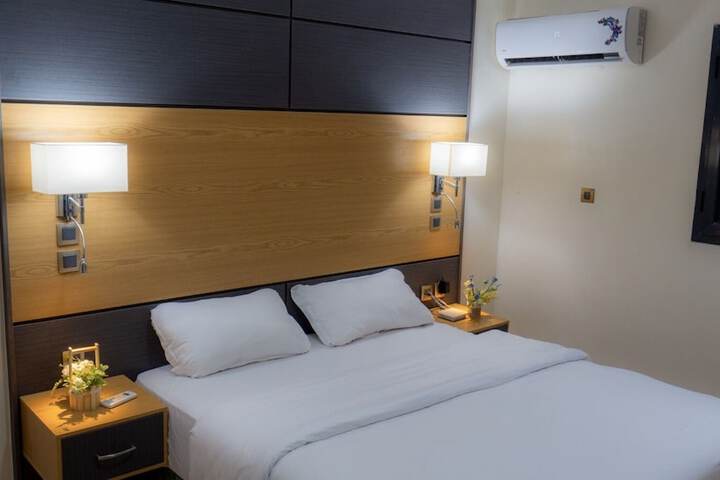 Room 10 of 66