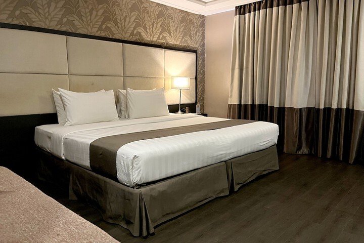 Room 6 of 26