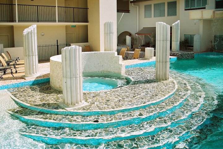 Hotel Pool