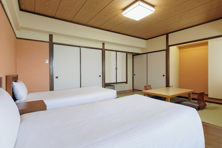 Room 21 of 90