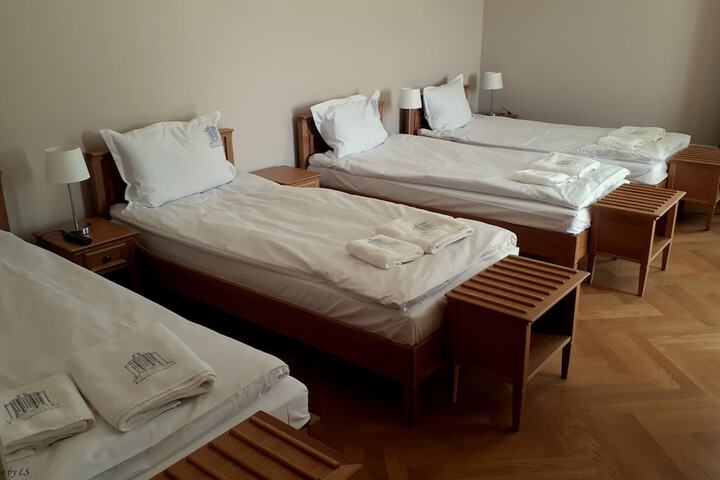 Room 16 of 46