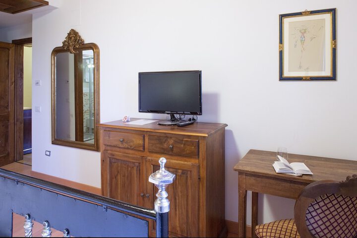 Room 22 of 65
