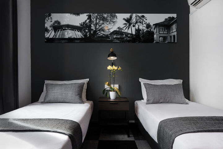 Room 16 of 37