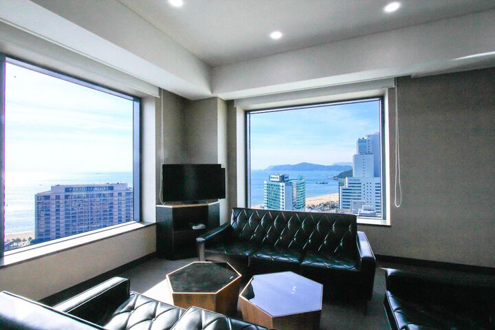 Room 26 of 47