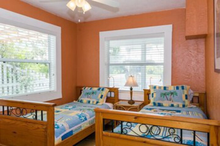 Room 22 of 25