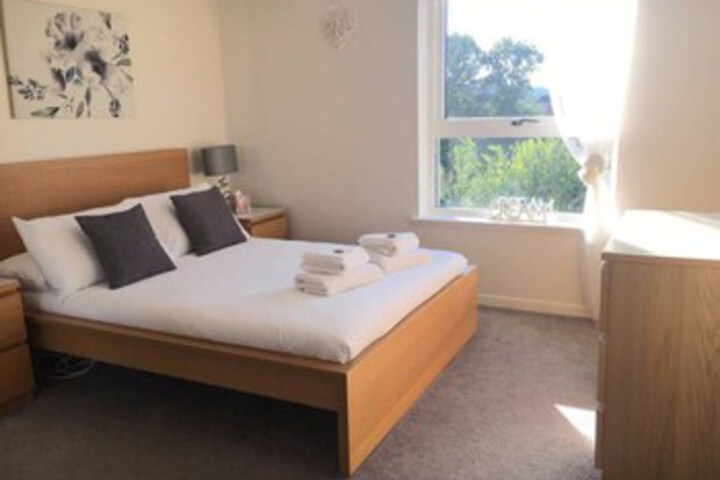 Room 10 of 12