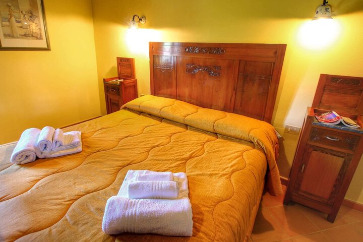 Room 12 of 108
