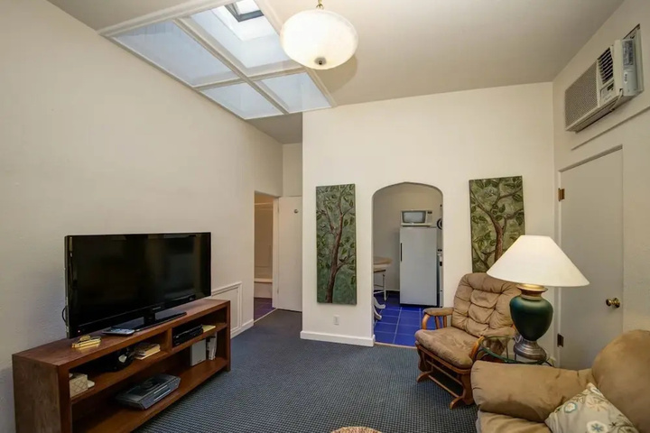 Room 8 of 8