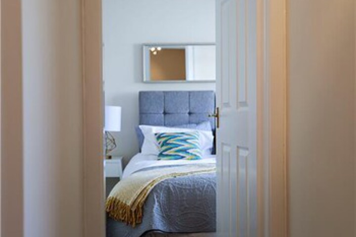 Room 12 of 26