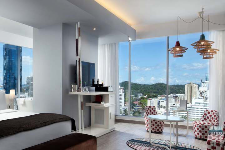 Room 3 of 82