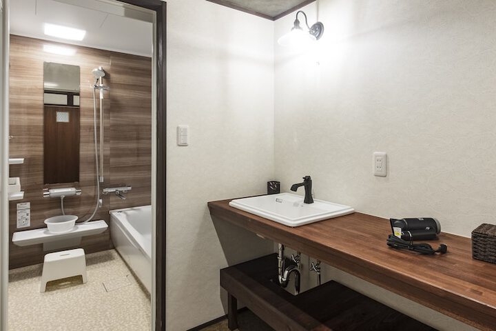 Room 93 of 111
