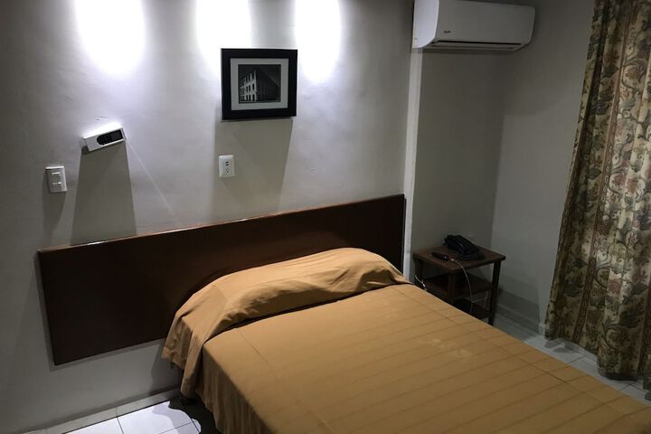 Room 22 of 65
