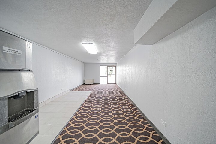 Ballroom/Hall 53 of 62