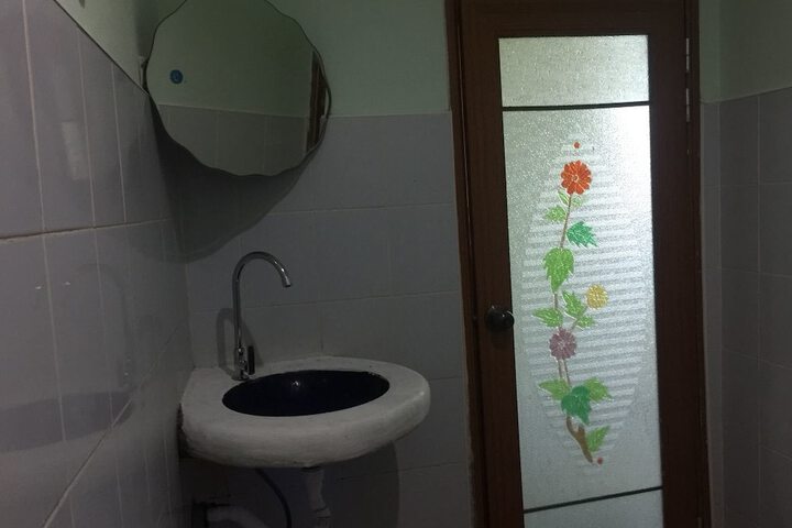 Room 77 of 154