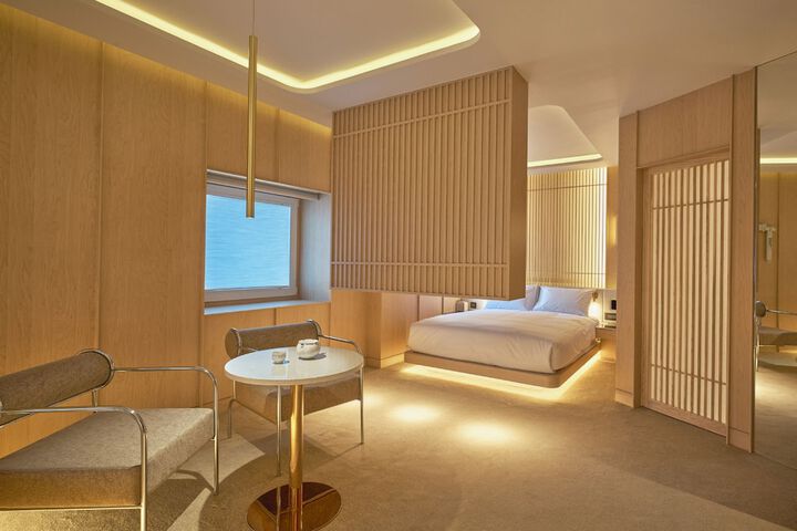 Room 75 of 142