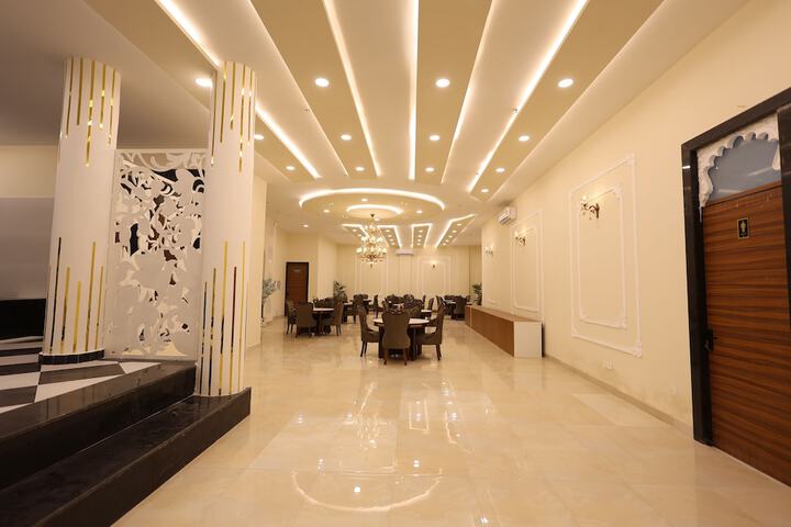 Business Center 55 of 58