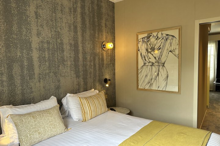 Room 34 of 221