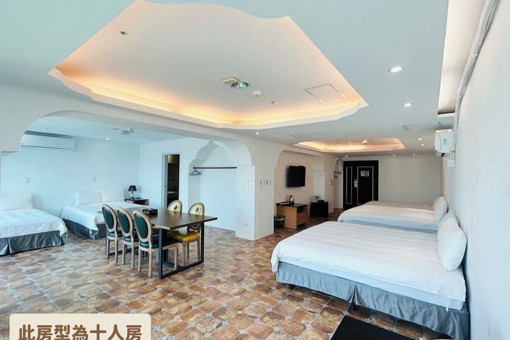 Room 34 of 51