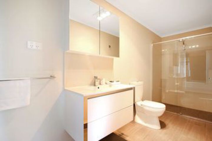 Room 2 of 17