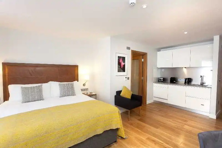 Room 2 of 16