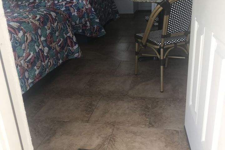 Room 3 of 44