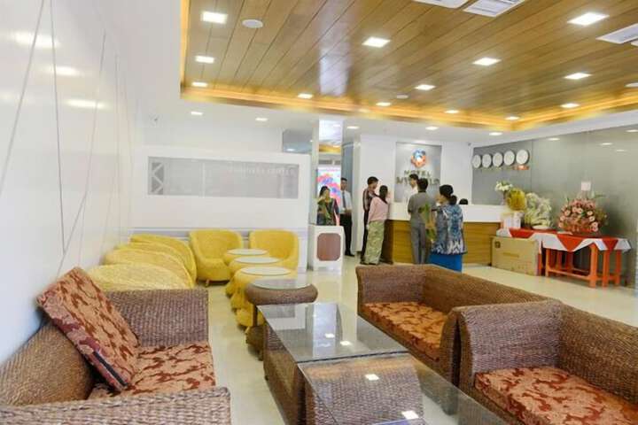 Entrance & Lobby