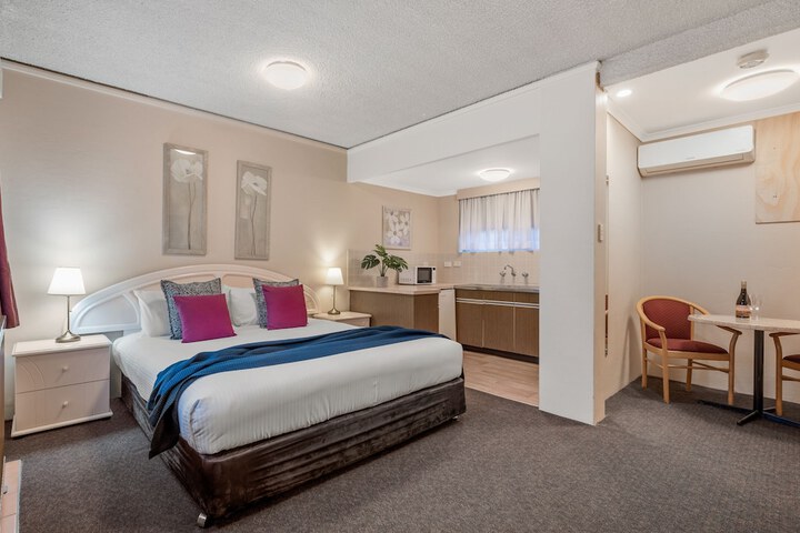 Room 3 of 20