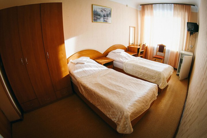 Room 3 of 40