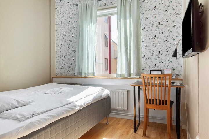 Room 48 of 82