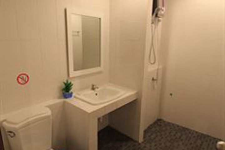 Room 18 of 42