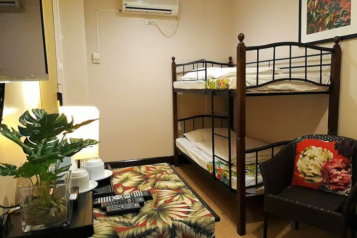 Room 16 of 148