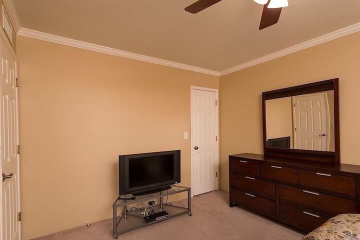 Room 4 of 24