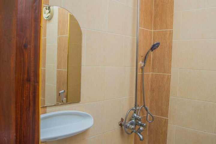 Room 9 of 17