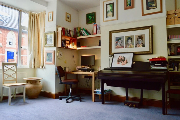 Room 8 of 15