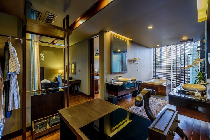 Room 43 of 98
