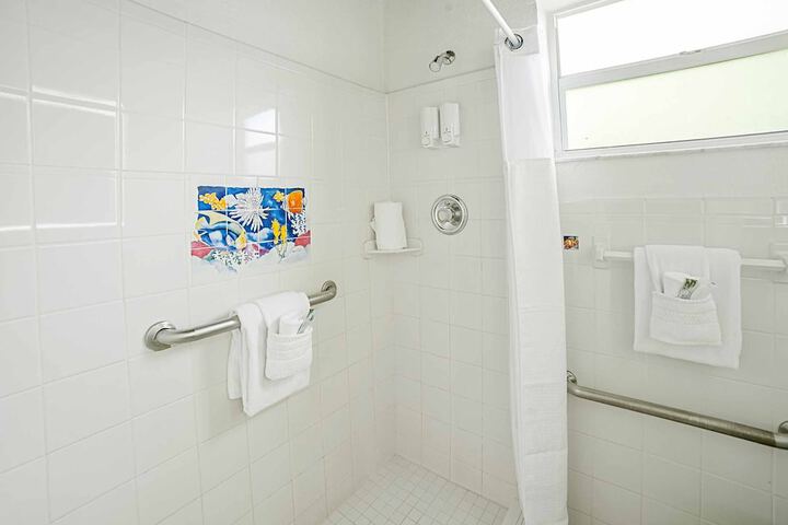 Room 183 of 236