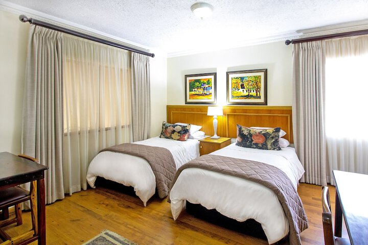 Room 12 of 76