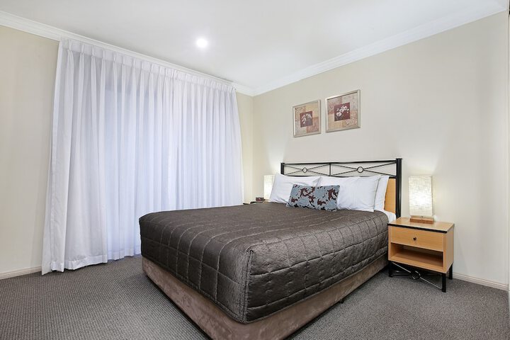 Room 5 of 34