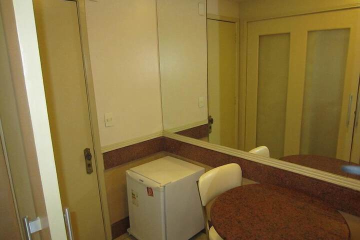 Room 28 of 43