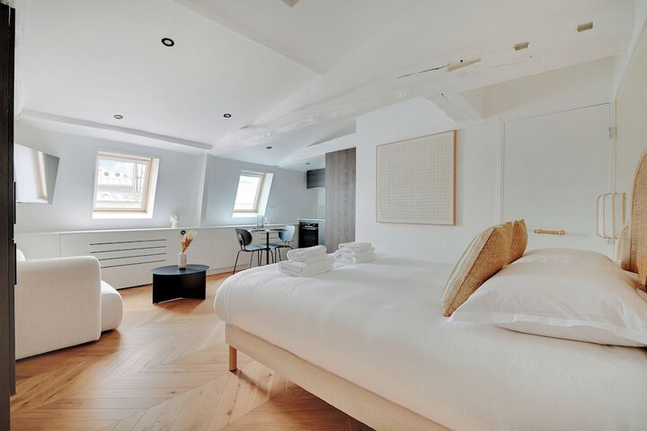 Room 5 of 28