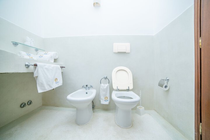 Room 14 of 66