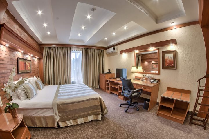 Room 28 of 112