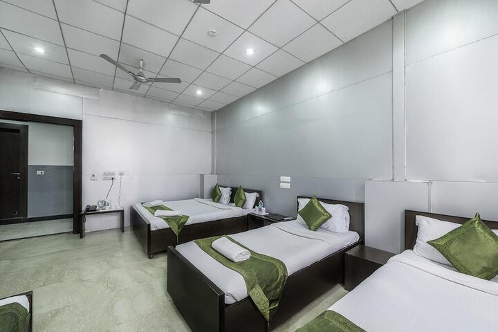 Room 12 of 44