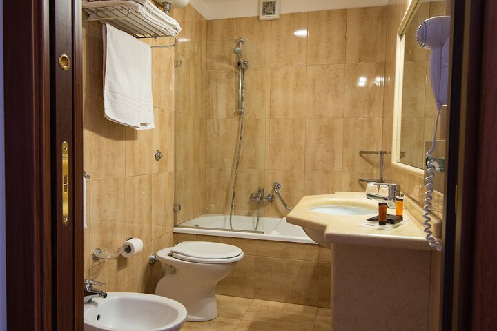 Room 53 of 88