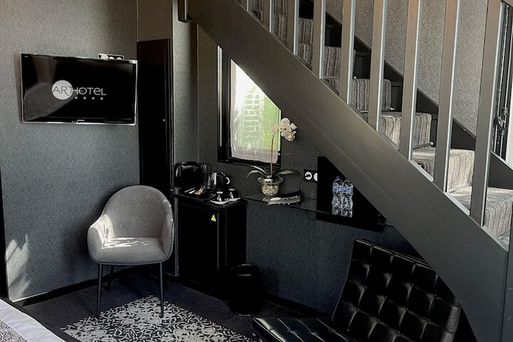 Room 43 of 106