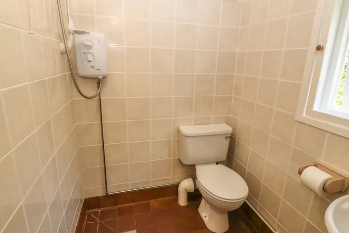 Room 5 of 11
